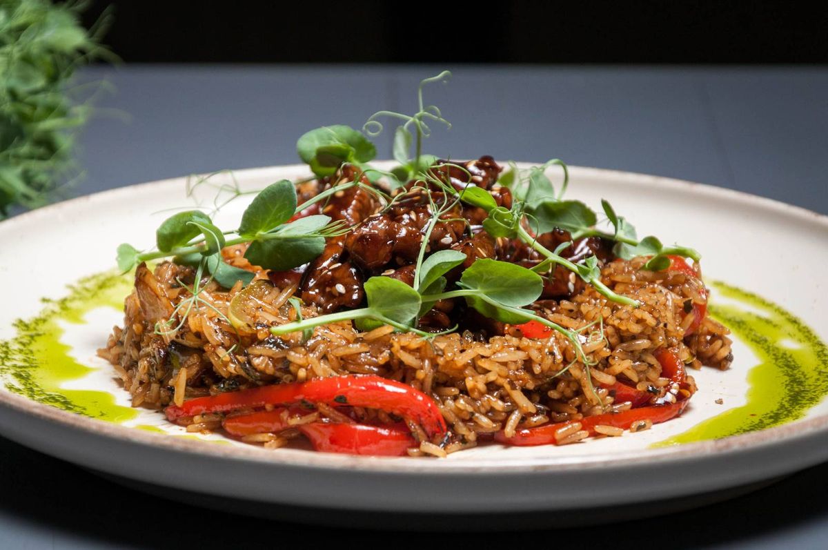 Orez Prăjit cu Muschi de Vita Julien